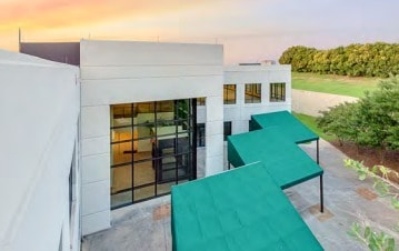 1660 N Westridge Cir, Irving, TX for lease - Building Photo - Image 3 of 9