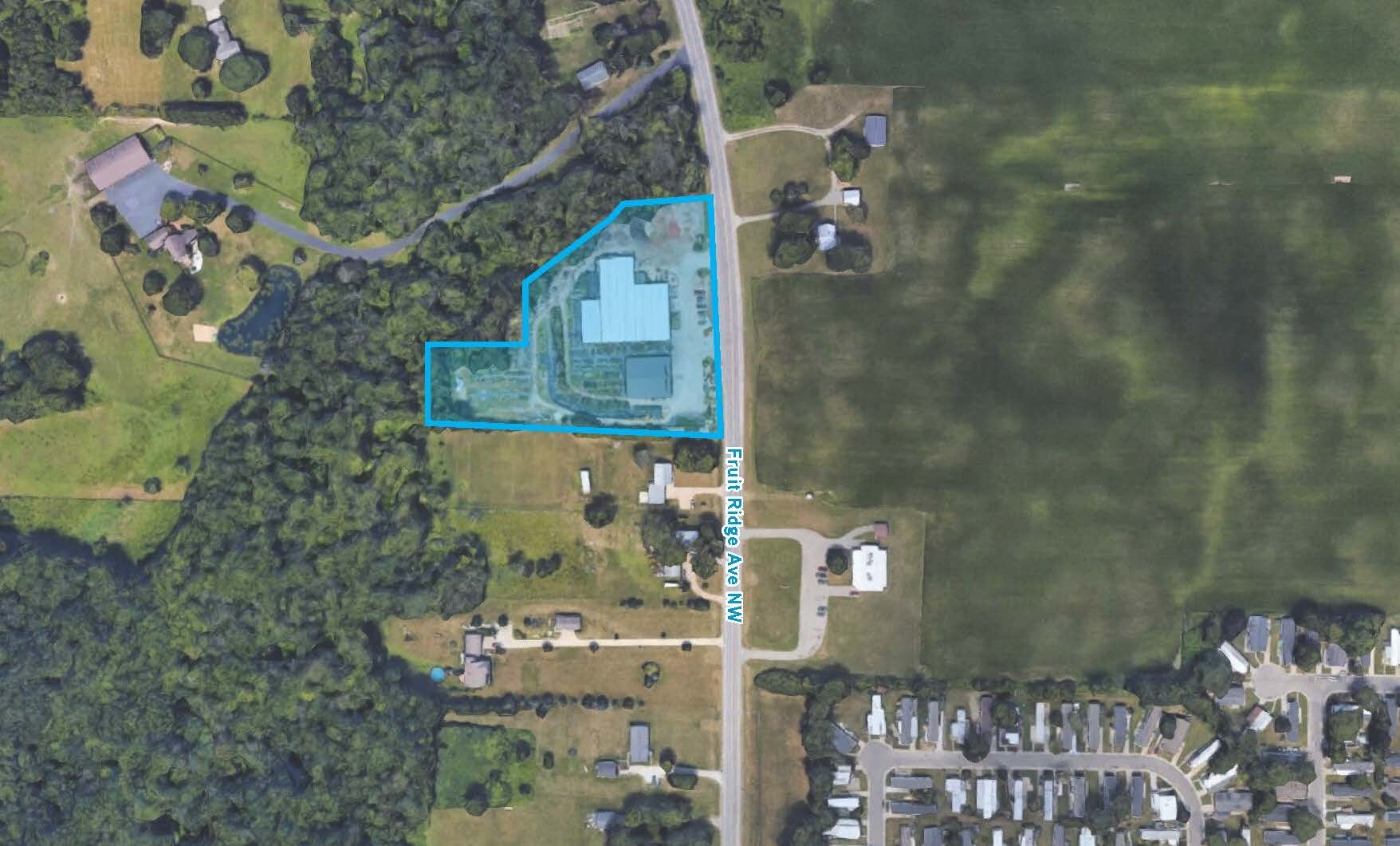 4015 Fruit Ridge Ave NW, Grand Rapids, MI for sale Primary Photo- Image 1 of 1