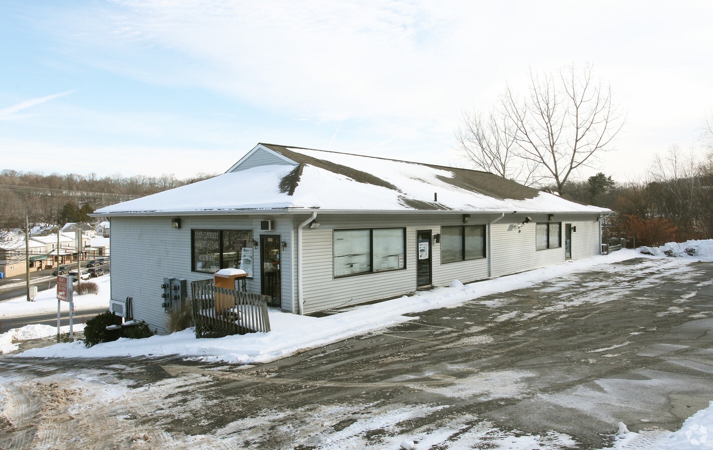 109 Chase Ave, Waterbury, CT 06704