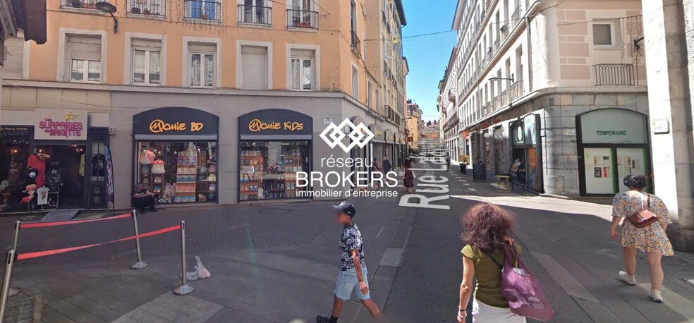 Retail in Grenoble for lease - Building Photo - Image 1 of 1