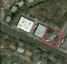 215 Robbins Ln, Syosset, NY - Aerial map view