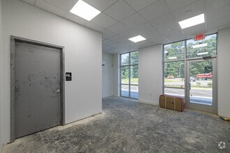 17 Cpl Luigi Marciante Jr Memorial Dr, Jackson Township, NJ for lease Interior Photo- Image 2 of 8