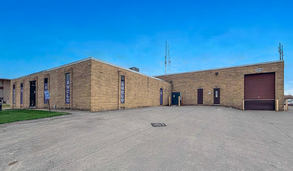 9721 York Alpha Dr, North Royalton, OH for sale - Building Photo - Image 2 of 18