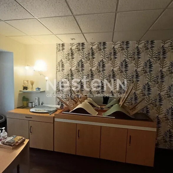Office in Vannes for lease - Interior Photo - Image 2 of 4