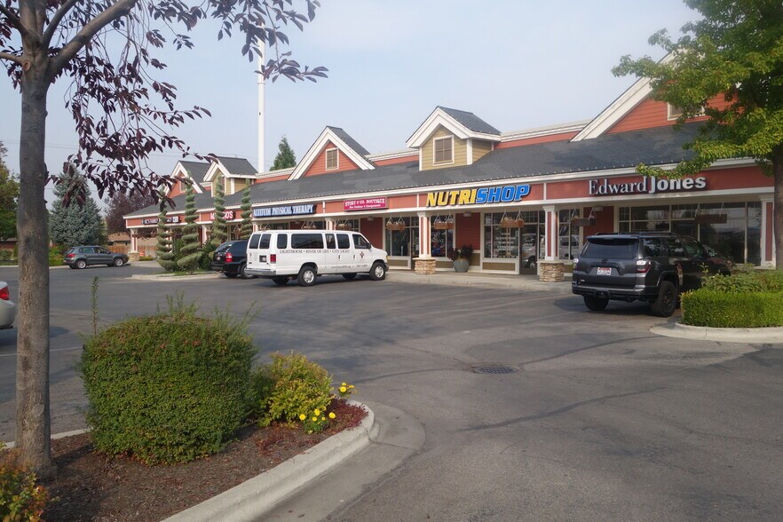 118-138 S Midland Blvd, Nampa, ID for sale - Building Photo - Image 1 of 1