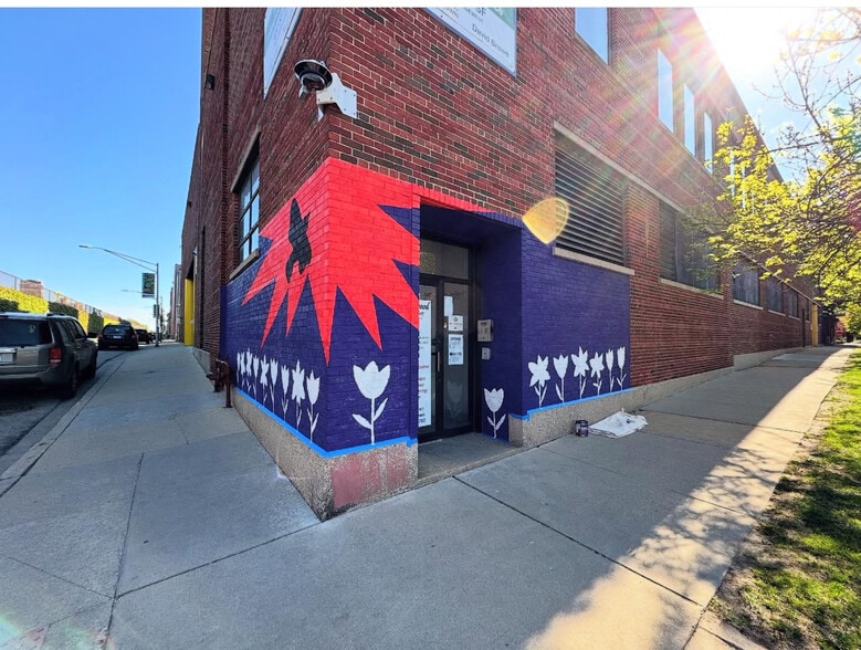 1801 W Berteau Ave, Chicago, IL for lease - Building Photo - Image 2 of 27