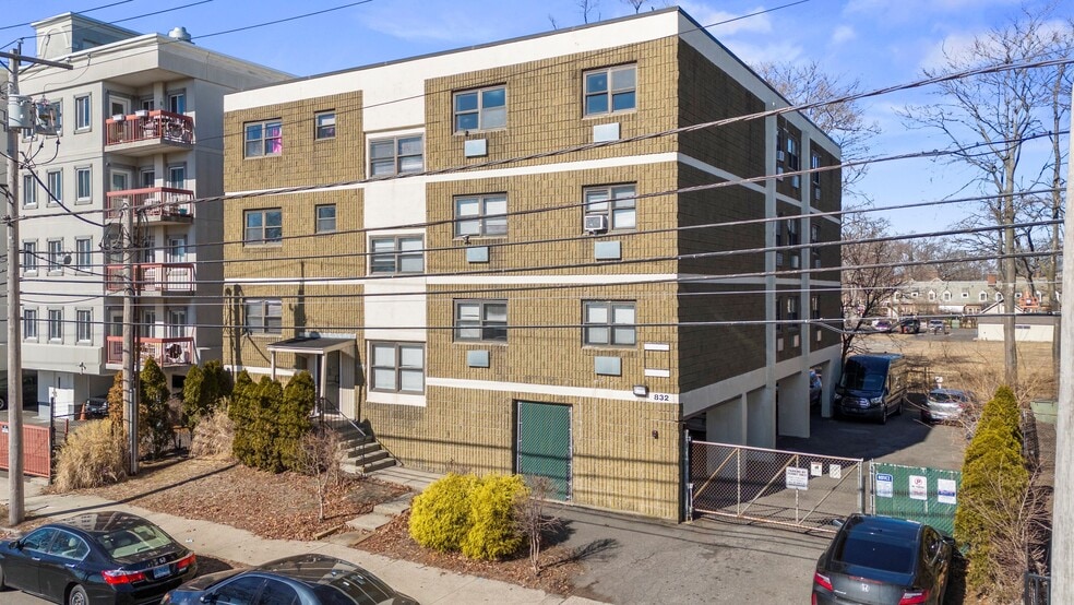 832 Atlantic St, Bridgeport, CT for sale - Building Photo - Image 2 of 16