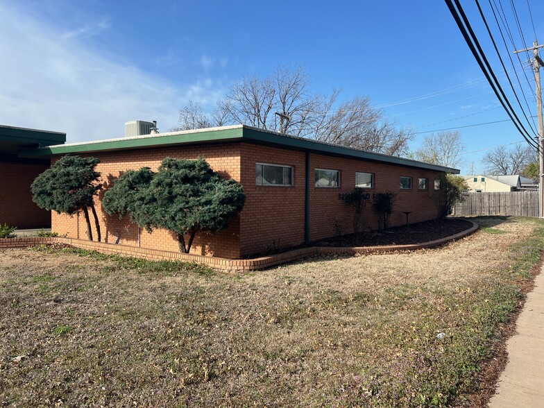 900 E Hartford Ave, Ponca City, OK for lease - Building Photo - Image 2 of 21