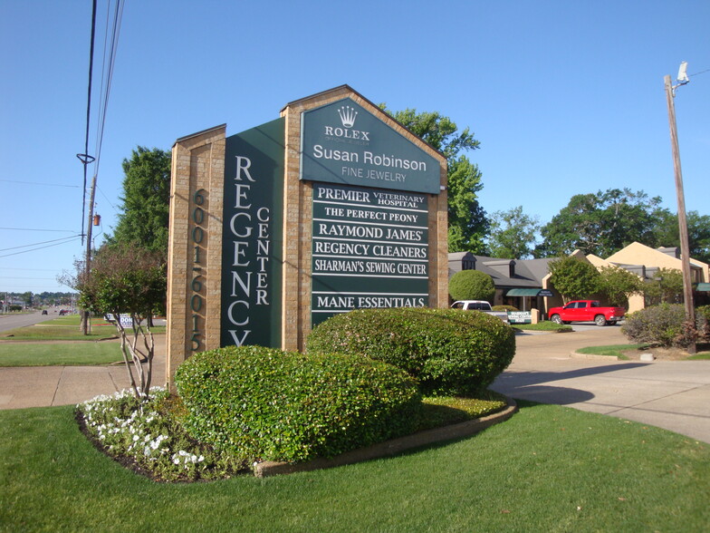 6011 S Broadway Ave, Tyler, TX for lease - Building Photo - Image 1 of 6