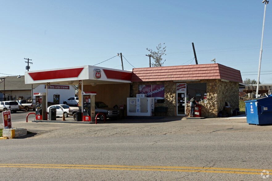 1223 Manvel Ave, Chandler, OK 74834