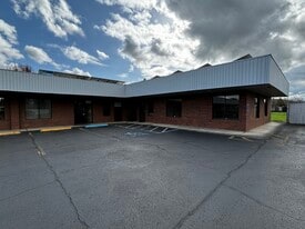 Weldwood Park Plaza - Storefront Property