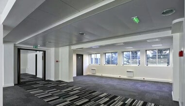 6-8 Rue Du Général Camou, Paris for sale Interior Photo- Image 2 of 4