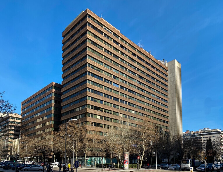 Paseo Castellana, 135, Madrid, Madrid for lease - Building Photo - Image 2 of 4
