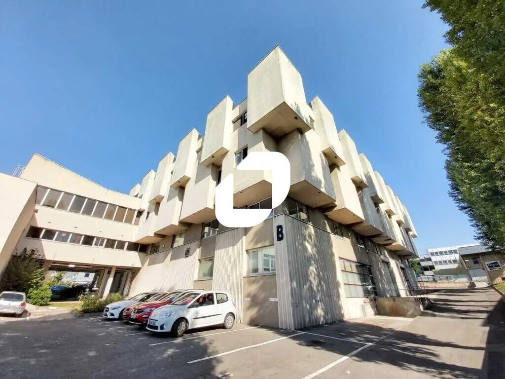 Location Bureaux 66 m² - Photo 1