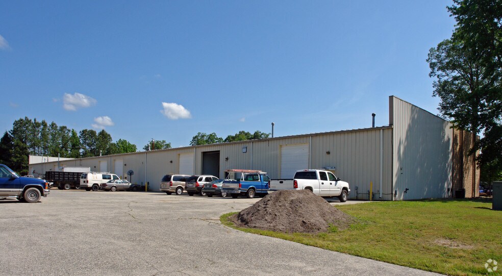 11839-11843 Canon Blvd, Newport News, VA for lease - Building Photo - Image 3 of 3