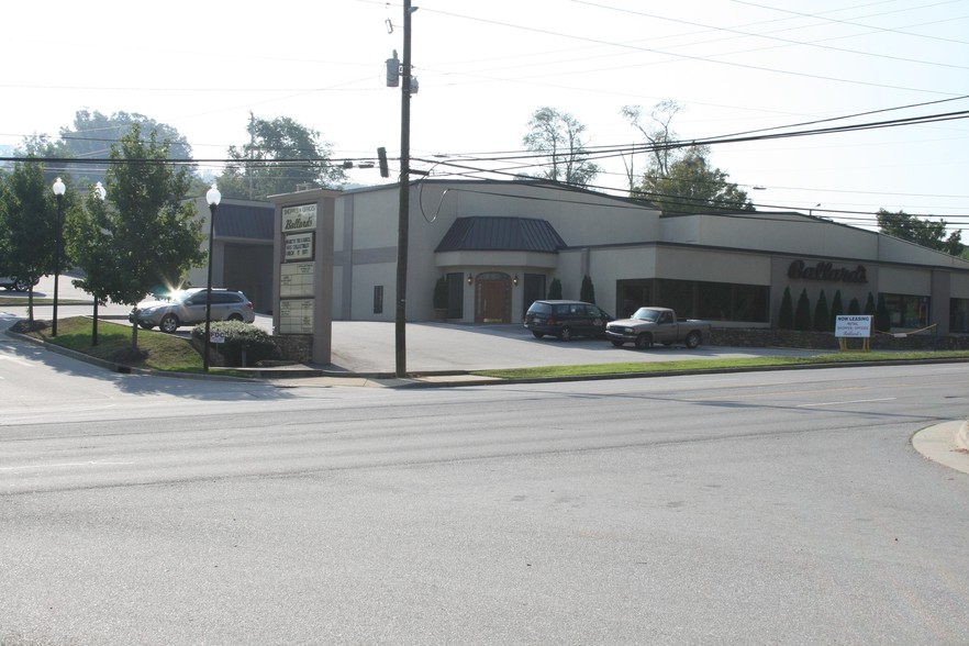 1238 Hendersonville Rd, Asheville, NC for lease - Primary Photo - Image 1 of 1