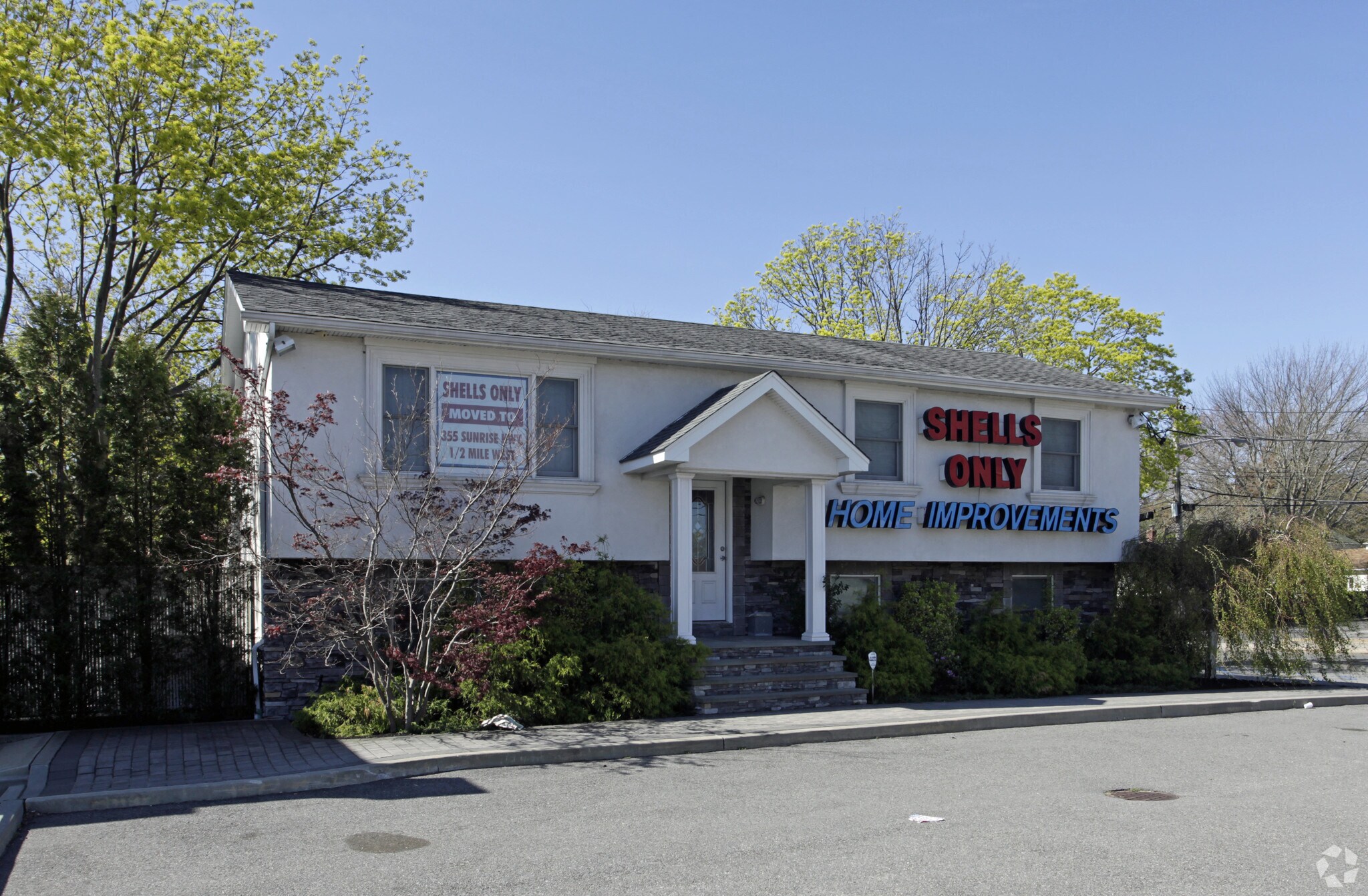 680 Sunrise Hwy, Babylon, NY for sale Primary Photo- Image 1 of 1