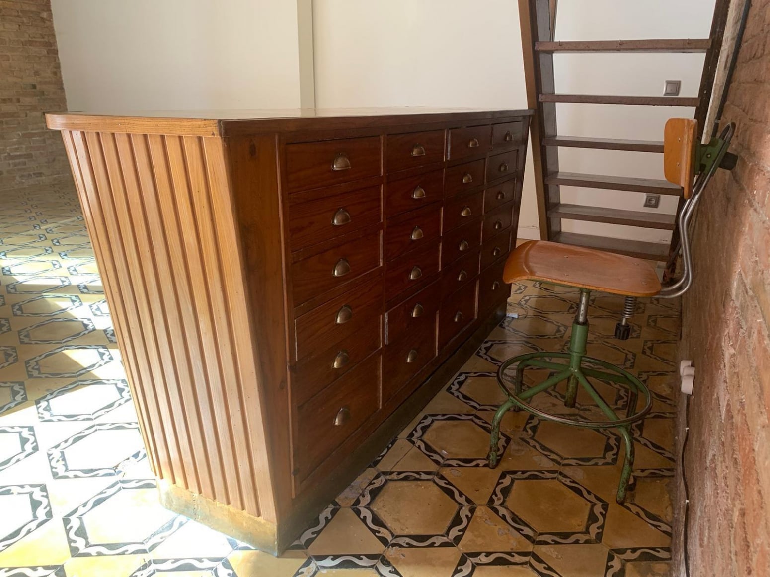 Retail in Barcelona, Barcelona for lease Interior Photo- Image 1 of 17