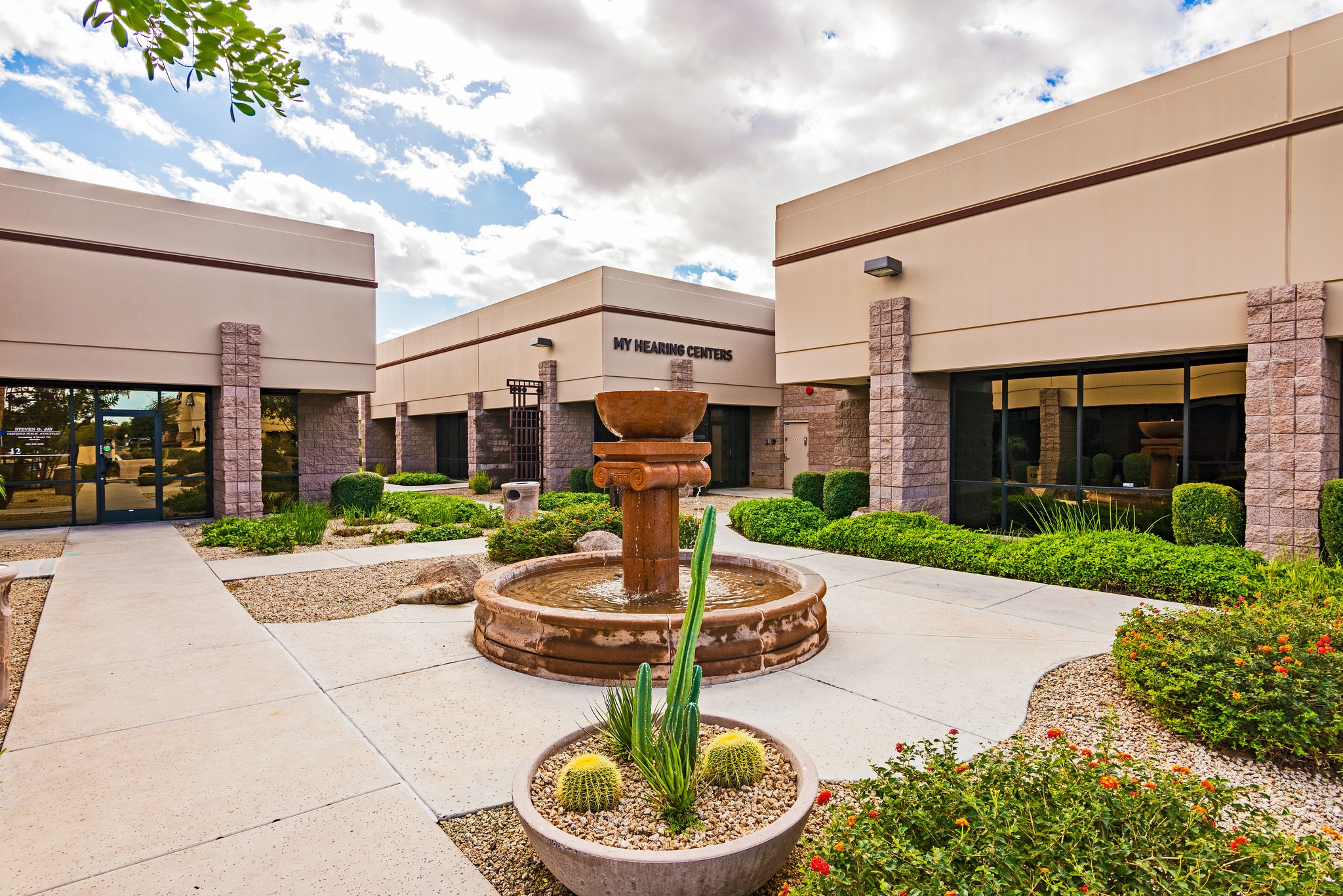 7075 W Bell Rd, Glendale, AZ for lease Primary Photo- Image 1 of 7