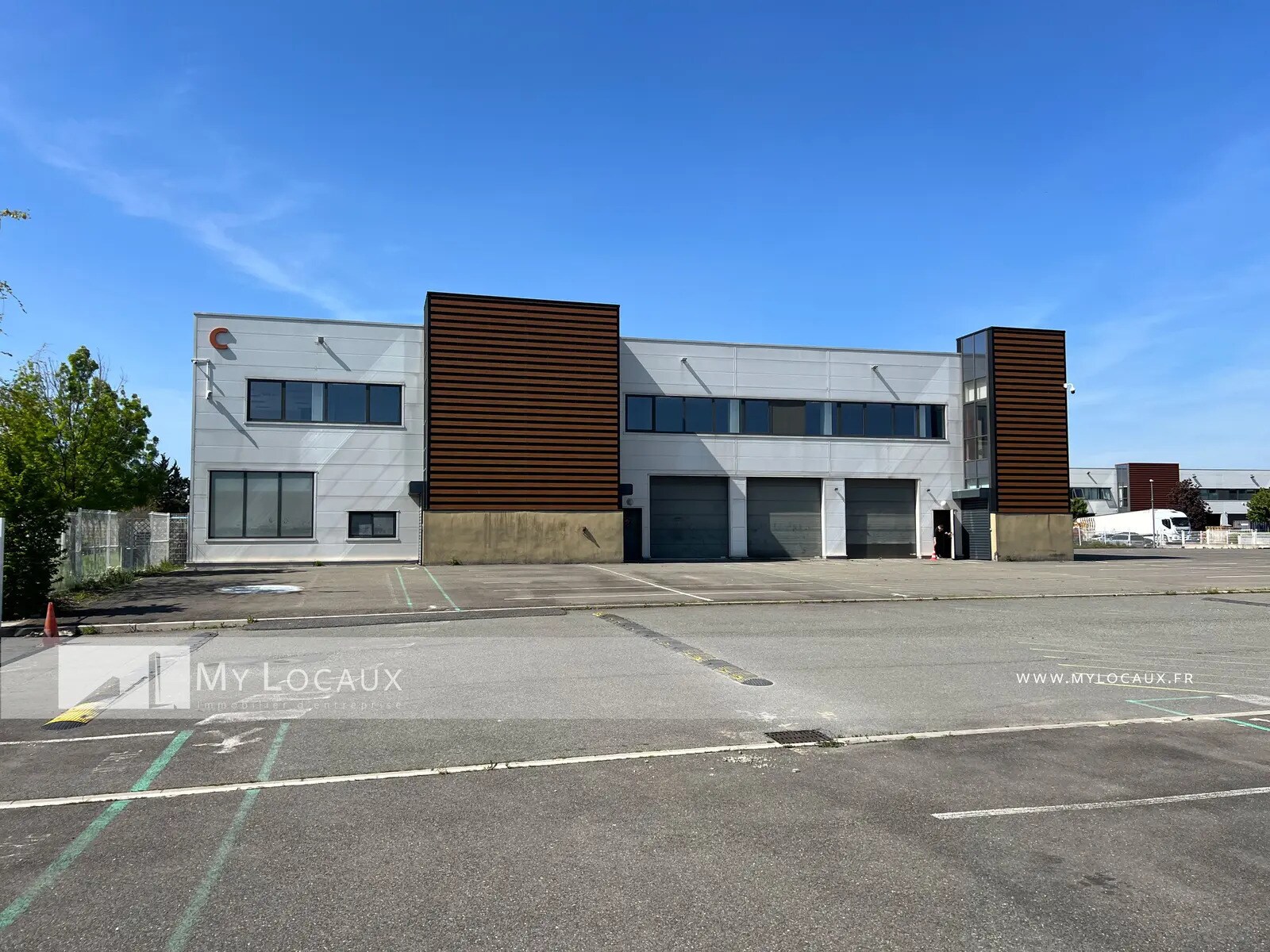 Flex in Stains for lease Building Photo- Image 1 of 9