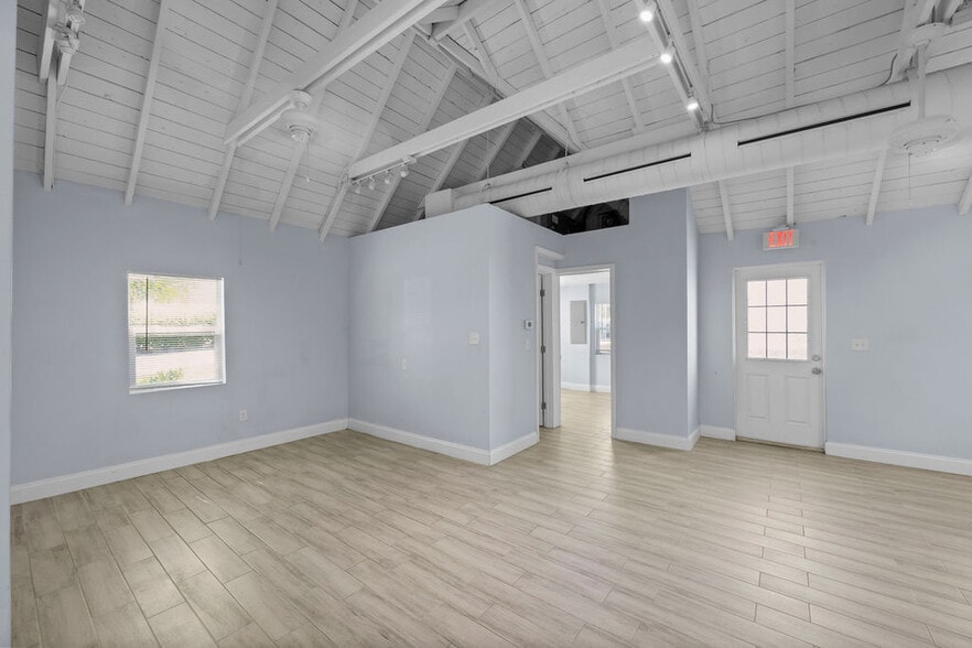 900 SW Martin Downs Blvd, Palm City, FL for lease - Building Photo - Image 1 of 20