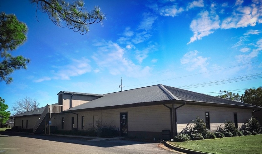 1600 N Washington Ave, Durant, OK for lease - Primary Photo - Image 1 of 4