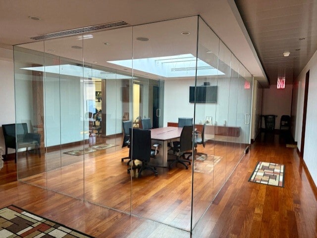 2550 Crescent St, Astoria, NY for lease - Interior Photo - Image 2 of 14