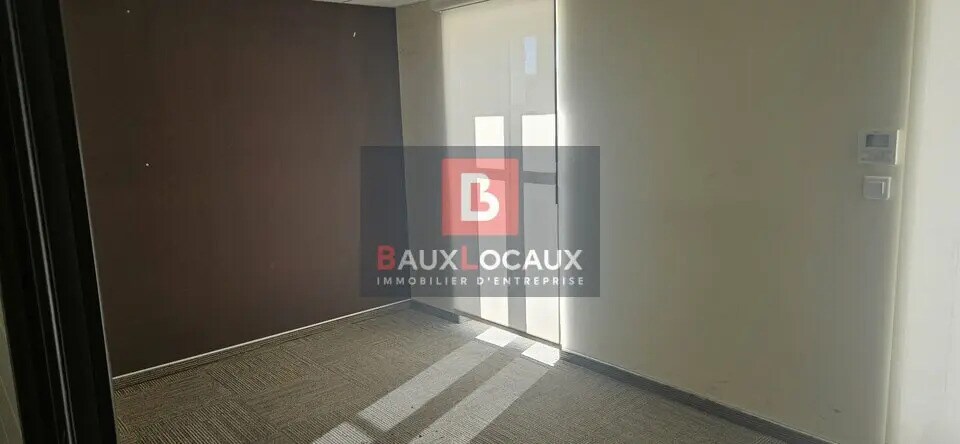 Retail in Carpentras for lease - Interior Photo - Image 2 of 3