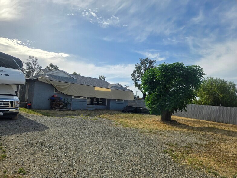 23320-23330 Cajalco Rd, Perris, CA for sale - Building Photo - Image 3 of 4