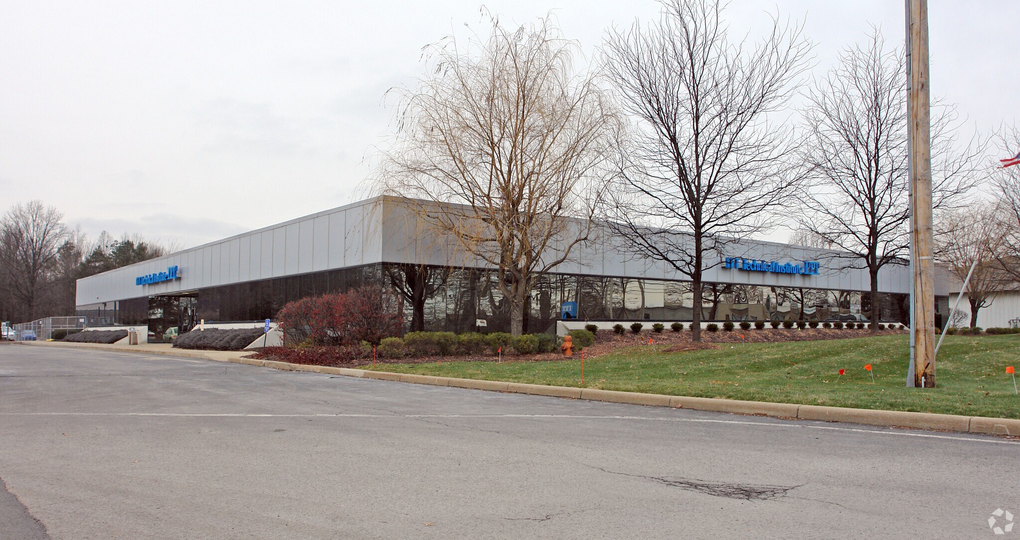 1030 N Meridian Rd, Youngstown, OH for sale Primary Photo- Image 1 of 1