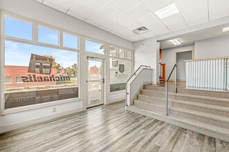 2601 E 56th St, Indianapolis, IN for lease Interior Photo- Image 2 of 23