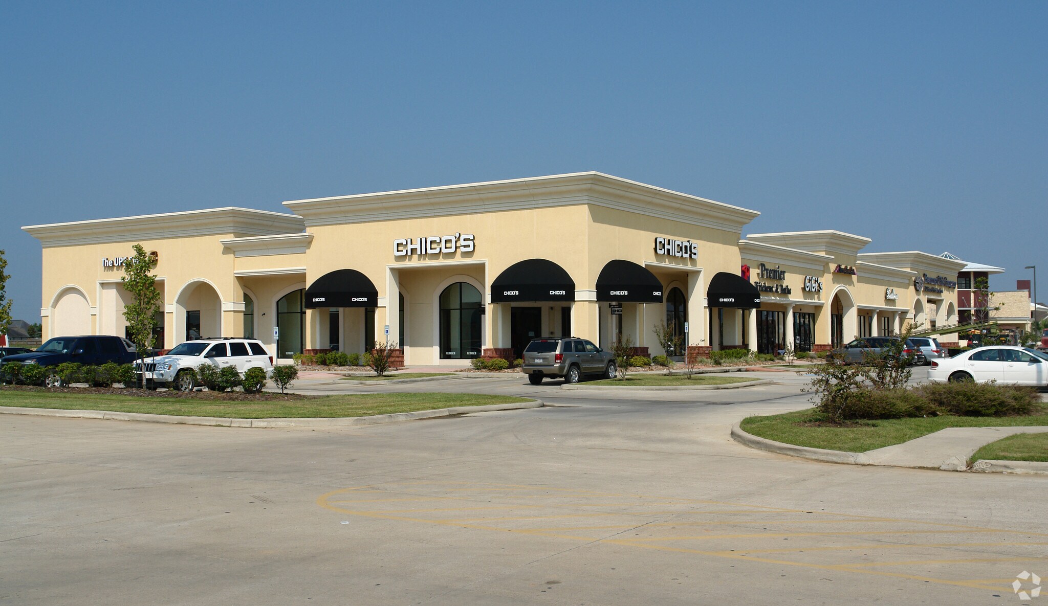 3195 Dowlen Rd, Beaumont, TX 77706 Shops at Metropolis
