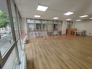 Retail in Barcelona, Barcelona for lease Interior Photo- Image 1 of 13