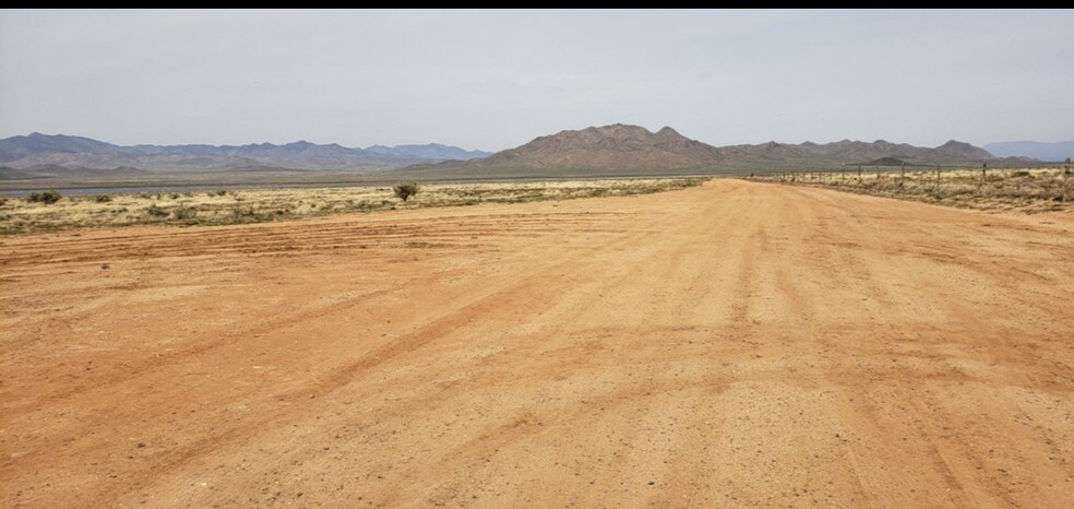 Mile Marker 67 Route 66, Kingman, AZ for sale - Primary Photo - Image 1 of 1