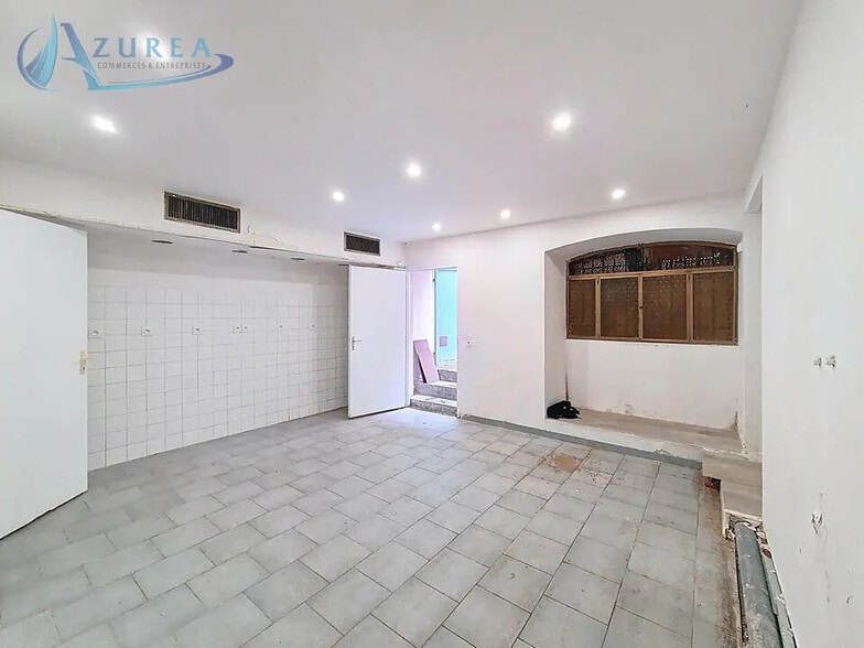 Industrial in Nice for lease - Building Photo - Image 2 of 5