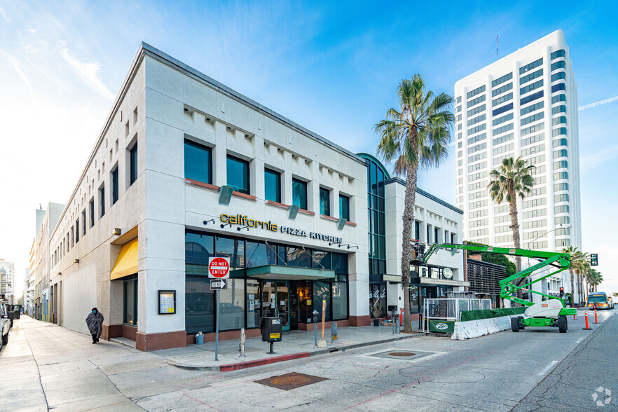 210-214 Wilshire Blvd, Santa Monica, CA for lease - Primary Photo - Image 1 of 4