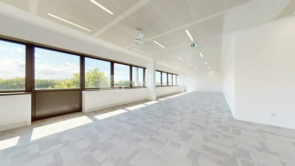 Office in Lyon for sale - Building Photo - Image 2 of 20