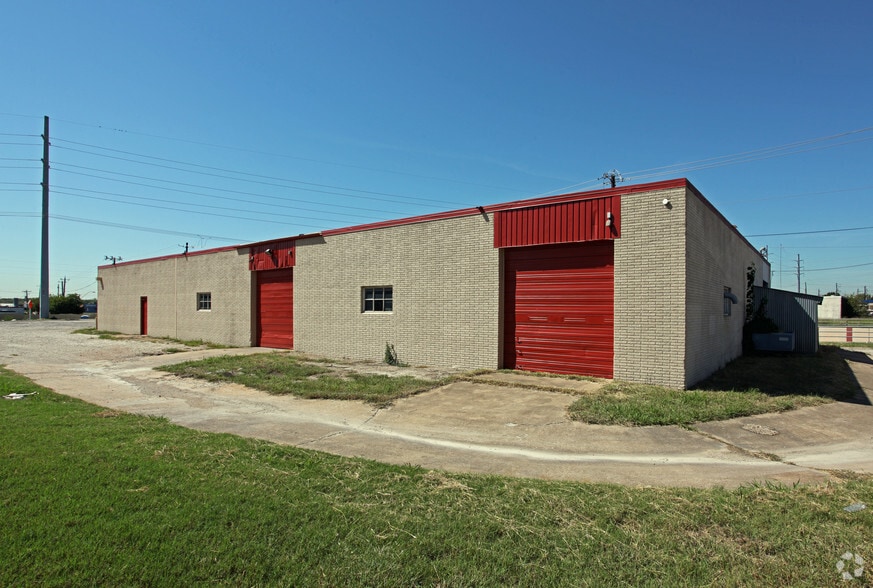 301 E Walnut St, Garland, TX for sale - Building Photo - Image 2 of 18