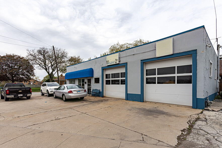 8418 Joliet Rd, McCook, IL for sale - Building Photo - Image 1 of 12