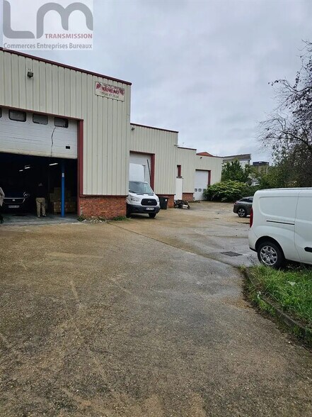 Flex in Ivry-sur-Seine for lease - Building Photo - Image 1 of 4