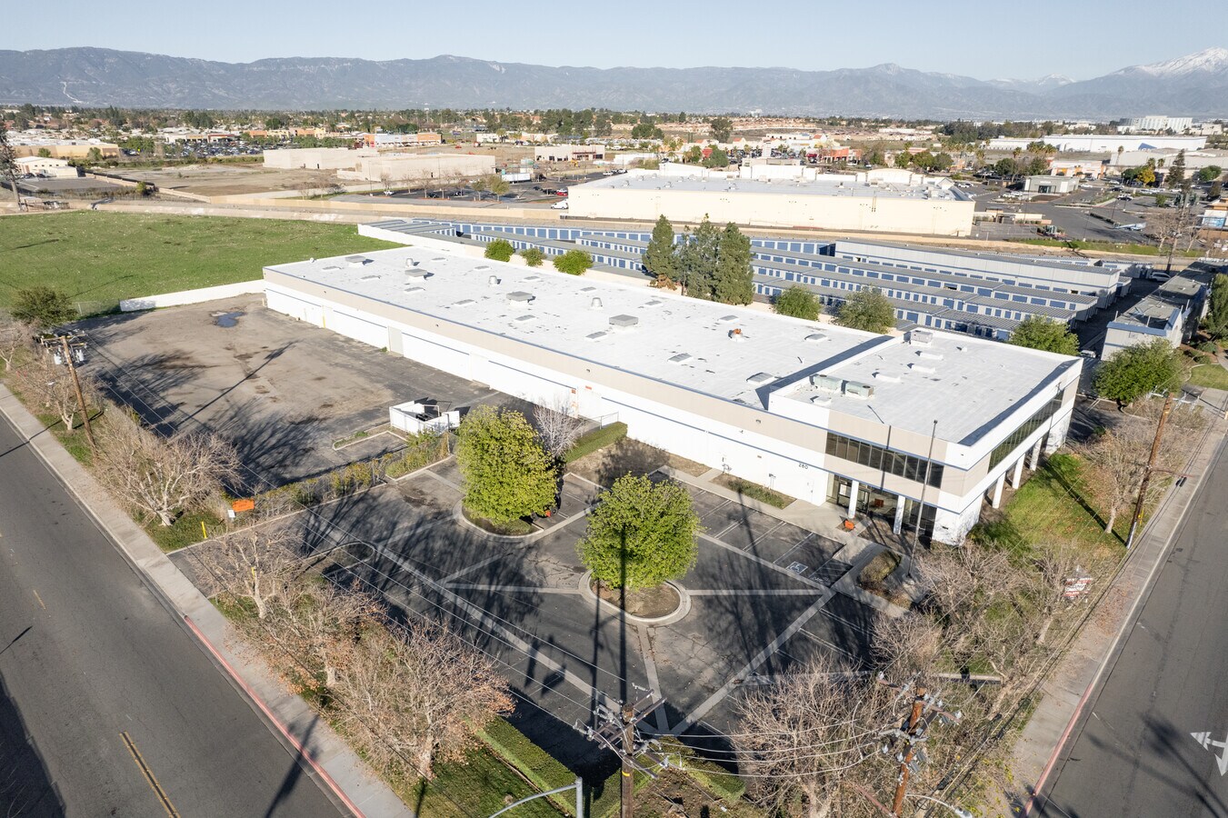 280 W Valley Blvd, Rialto, CA 92376