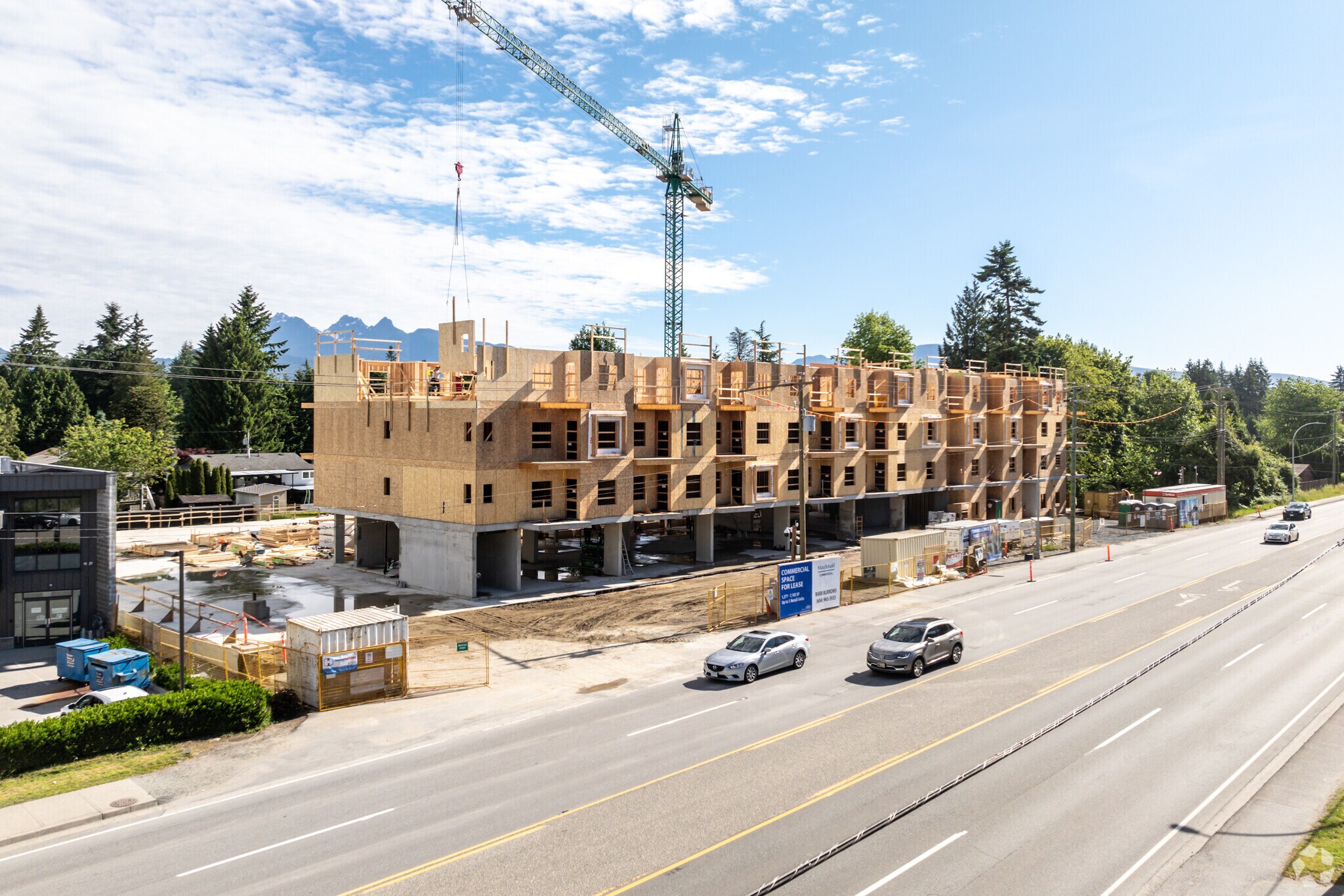 21783 Lougheed Hwy, Maple Ridge, BC for lease Primary Photo- Image 1 of 2