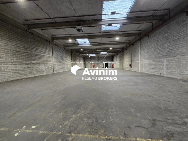 Flex in Marly-la-Ville for lease - Interior Photo - Image 2 of 4