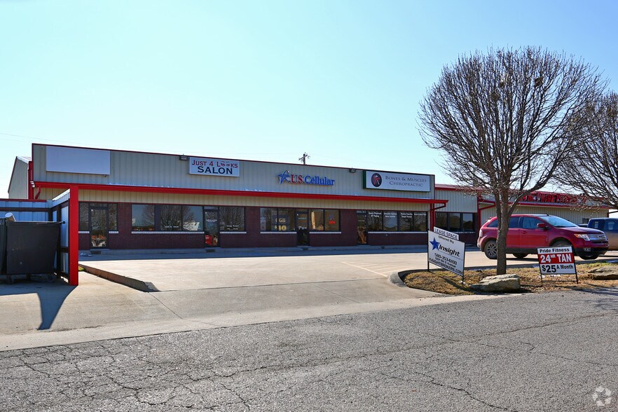 101 Thoma Dr, Elgin, OK for sale - Primary Photo - Image 1 of 1