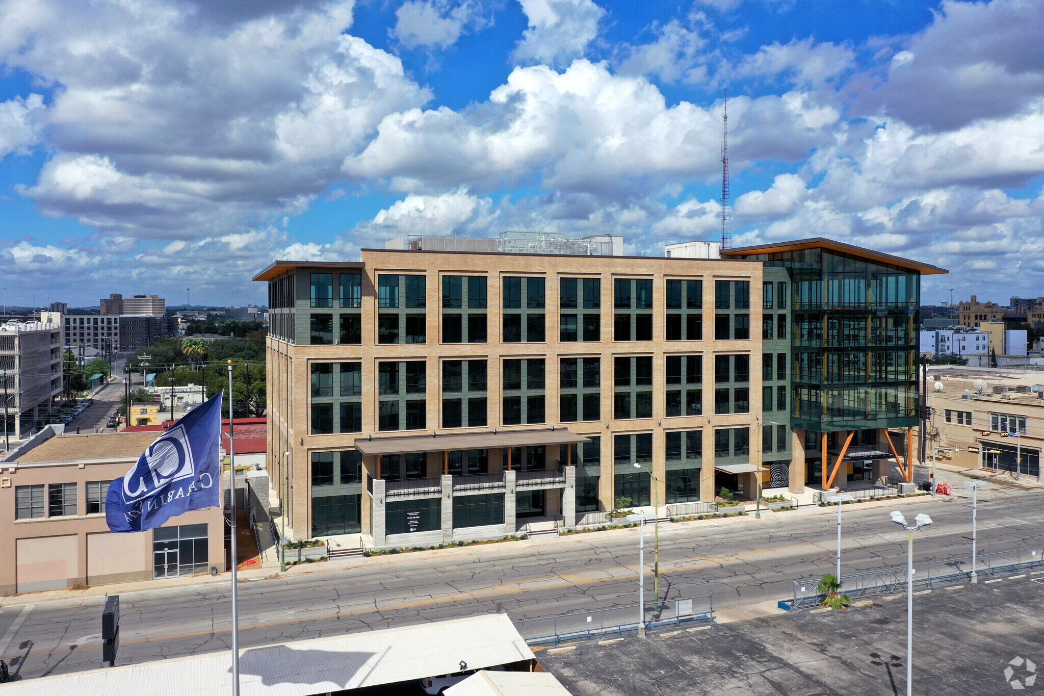 711 Broadway St, San Antonio, TX 78215 The Soto