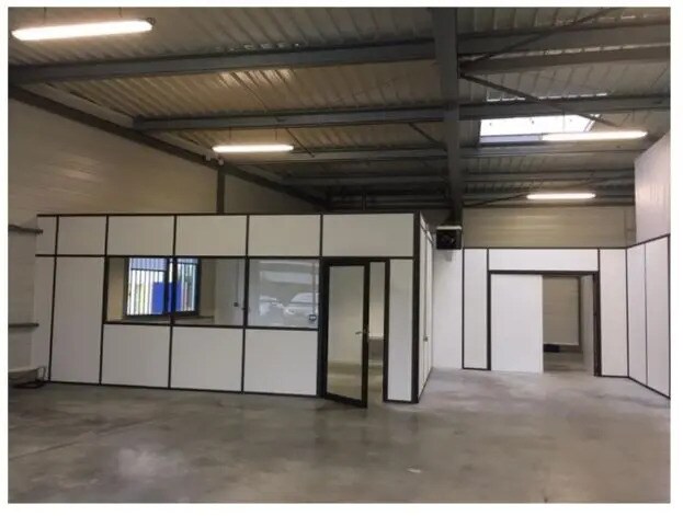 Flex in Carquefou for lease - Interior Photo - Image 2 of 4