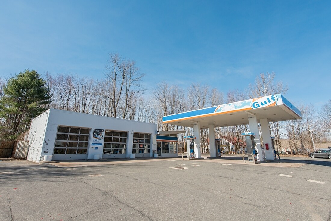 210 Albany Tpke, Canton, CT for sale Primary Photo- Image 1 of 1