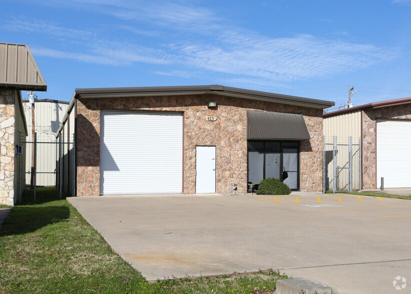 413 N Rudd St, Burleson, TX for sale - Primary Photo - Image 1 of 1