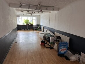 16 Market Pl, Doncaster for lease Interior Photo- Image 2 of 2