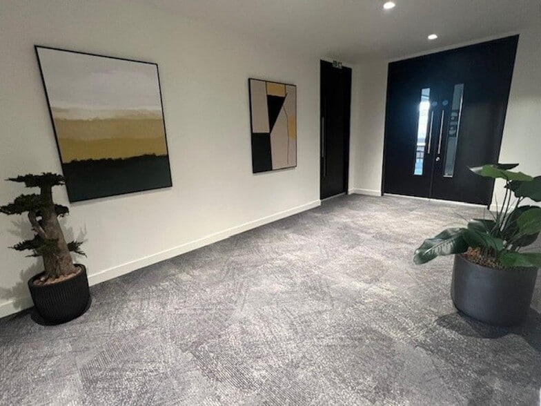 13-27 Friary St, Guildford for lease - Building Photo - Image 3 of 13